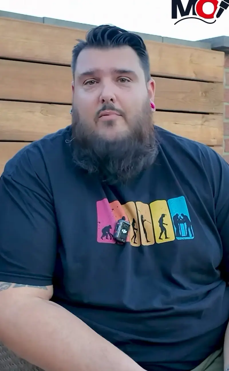 Rodrigue Colson face à la caméra dans le premier épisode de MaDe OFF