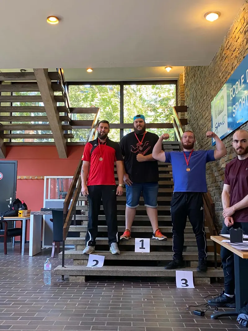 Rodrigue Colson sur le podium de la Coupe de Belgique à Bruxelles, en 2021